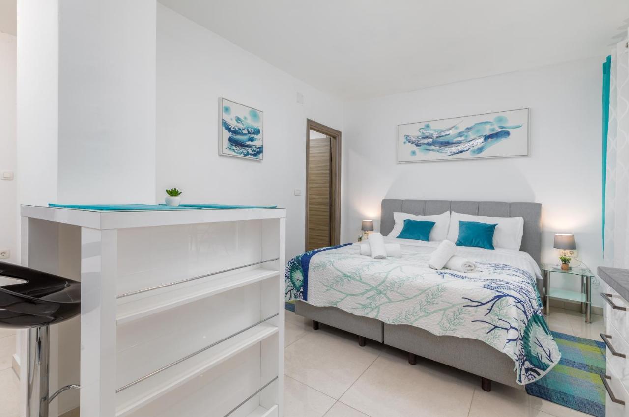 Marine Lux apartments Pula Extérieur photo