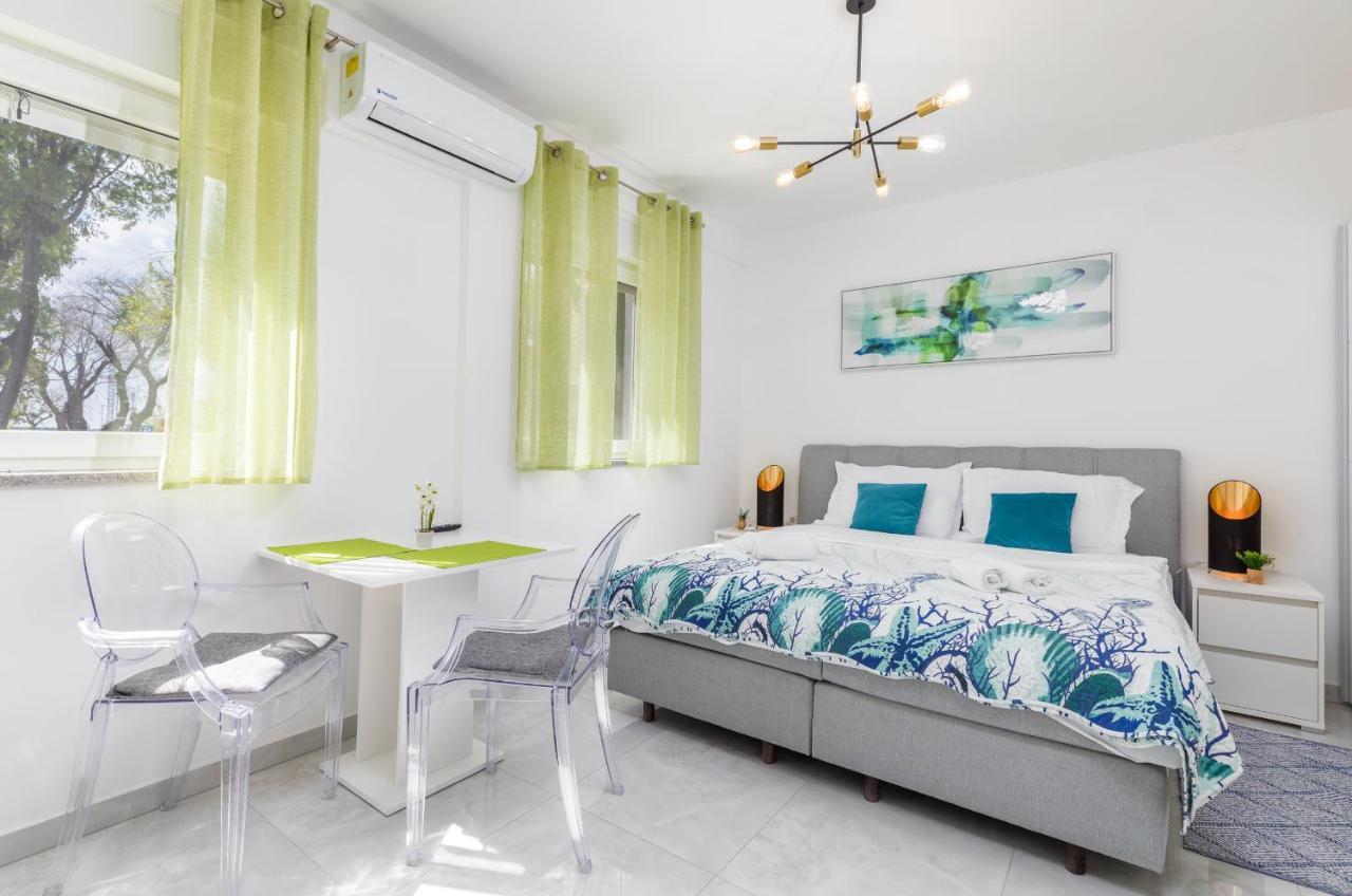 Marine Lux apartments Pula Extérieur photo