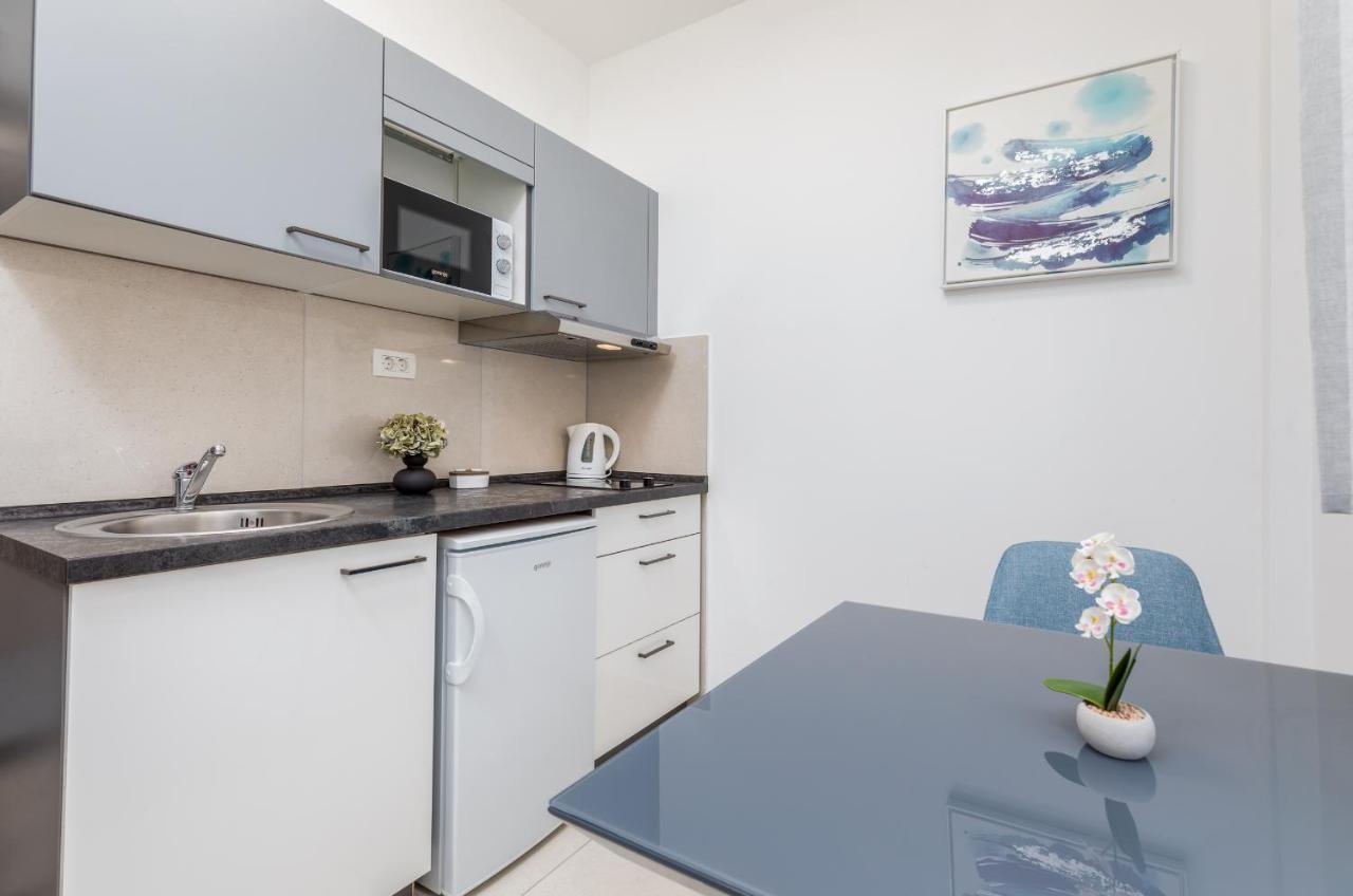 Marine Lux apartments Pula Extérieur photo