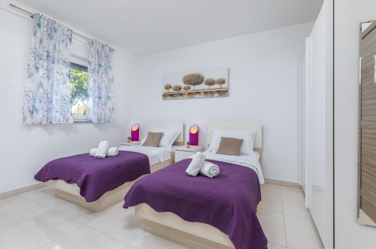 Marine Lux apartments Pula Extérieur photo