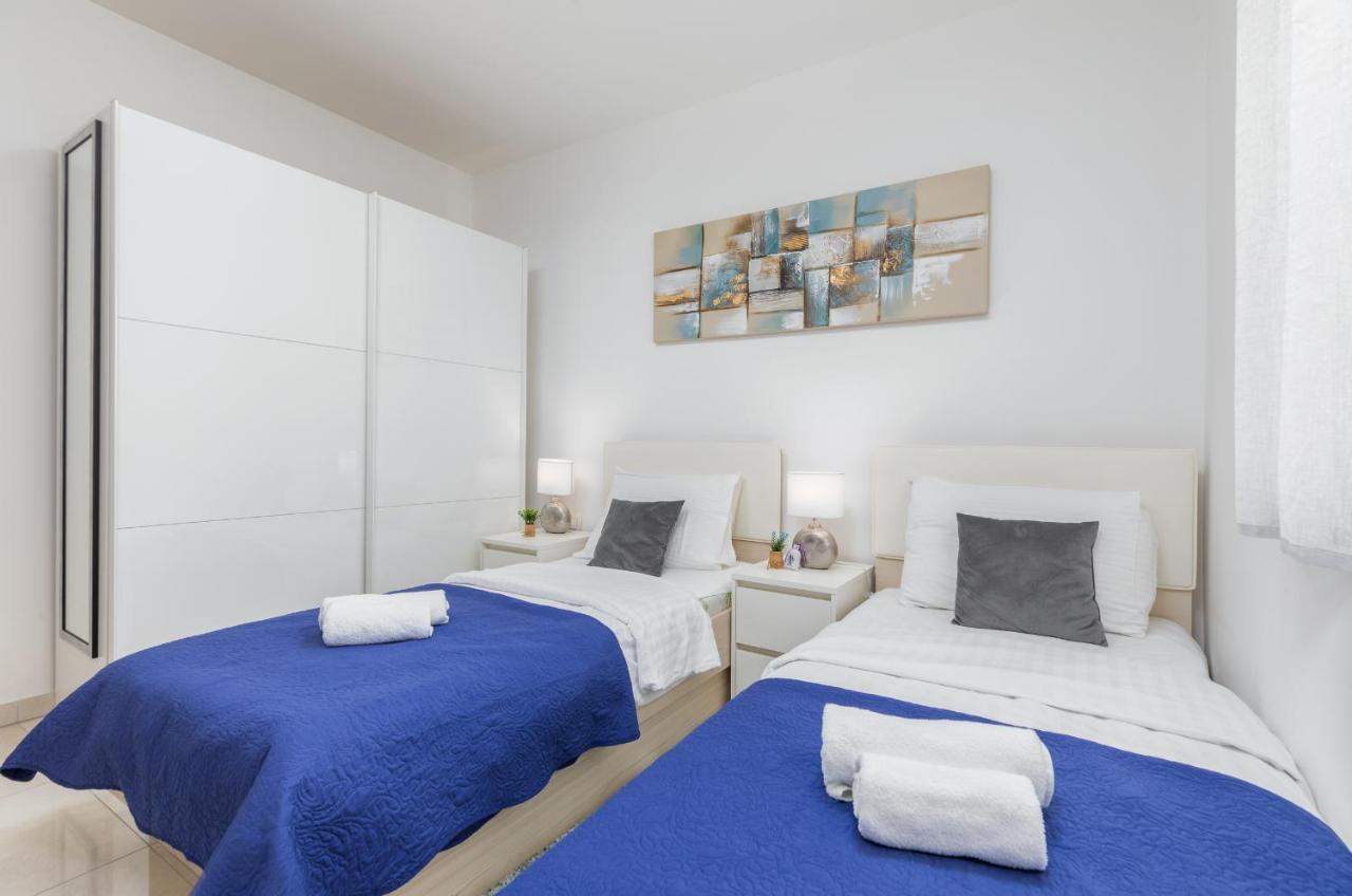Marine Lux apartments Pula Extérieur photo