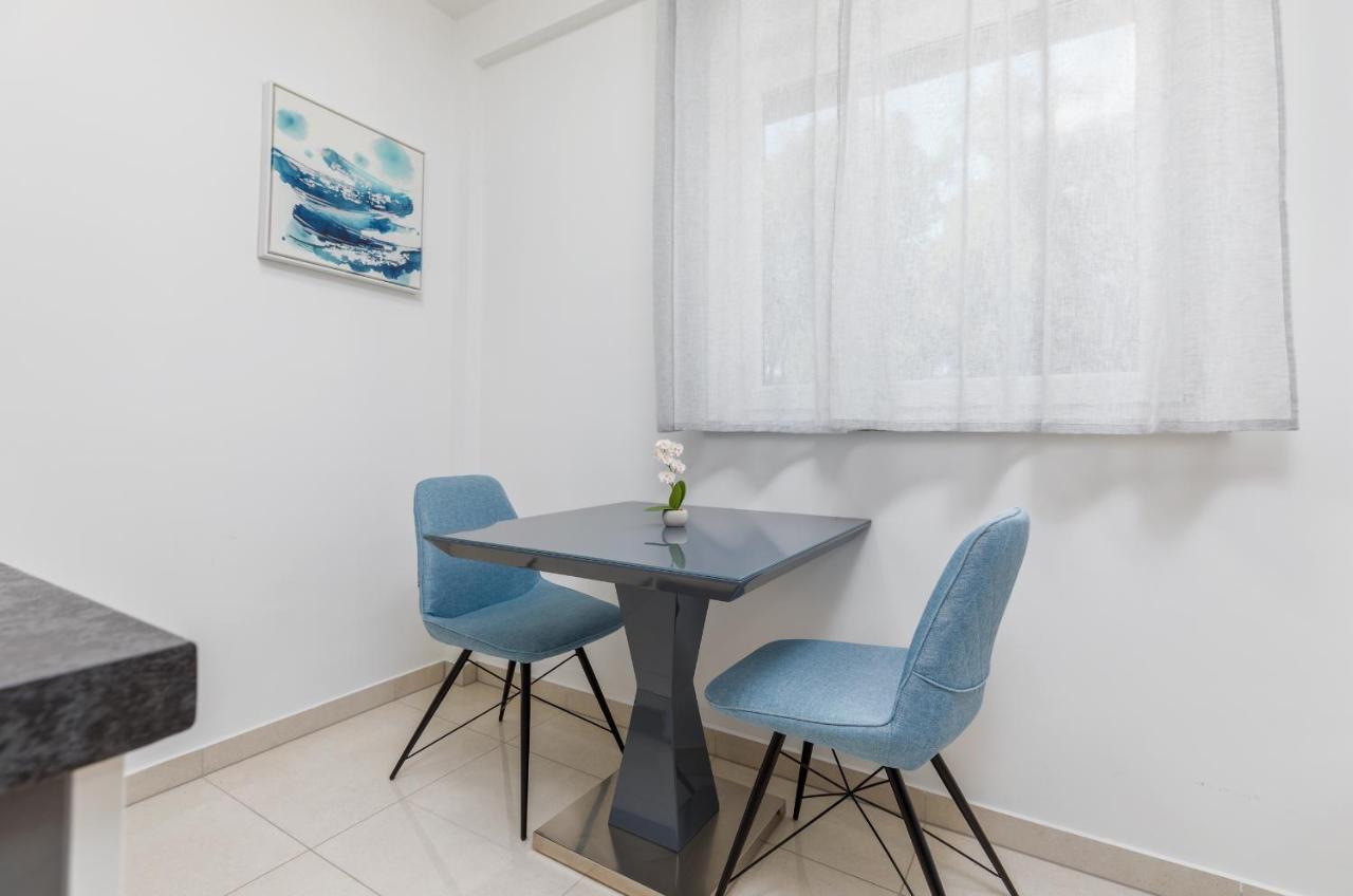 Marine Lux apartments Pula Extérieur photo