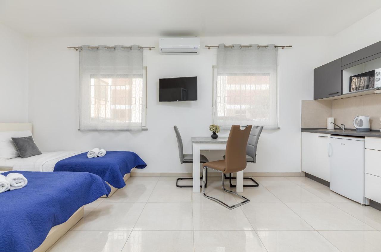 Marine Lux apartments Pula Extérieur photo