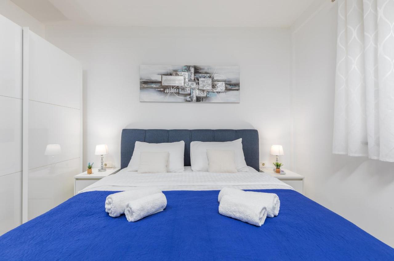 Marine Lux apartments Pula Extérieur photo