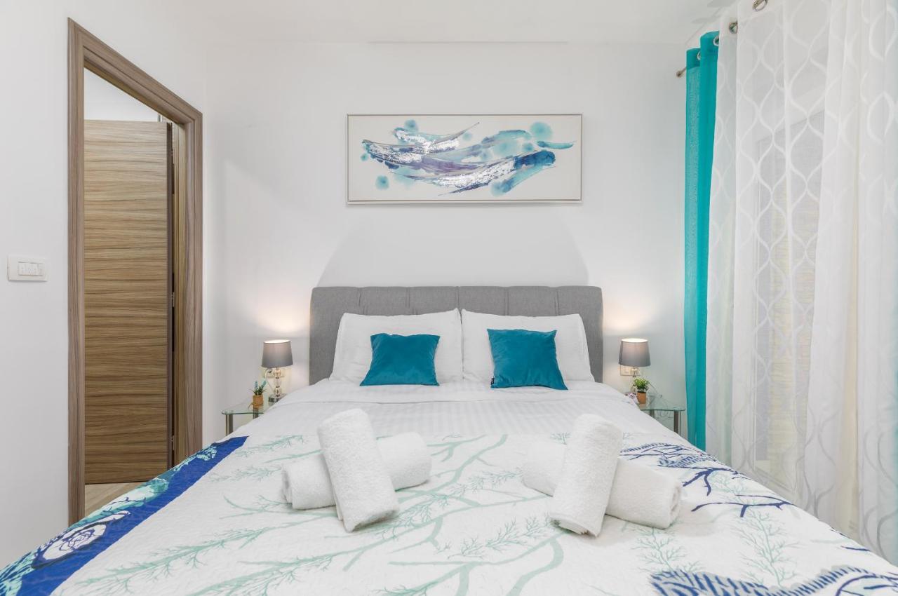 Marine Lux apartments Pula Extérieur photo
